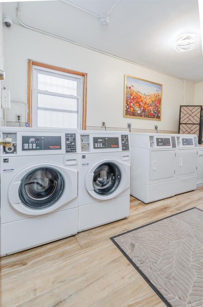 Building Photo - 310 70th St