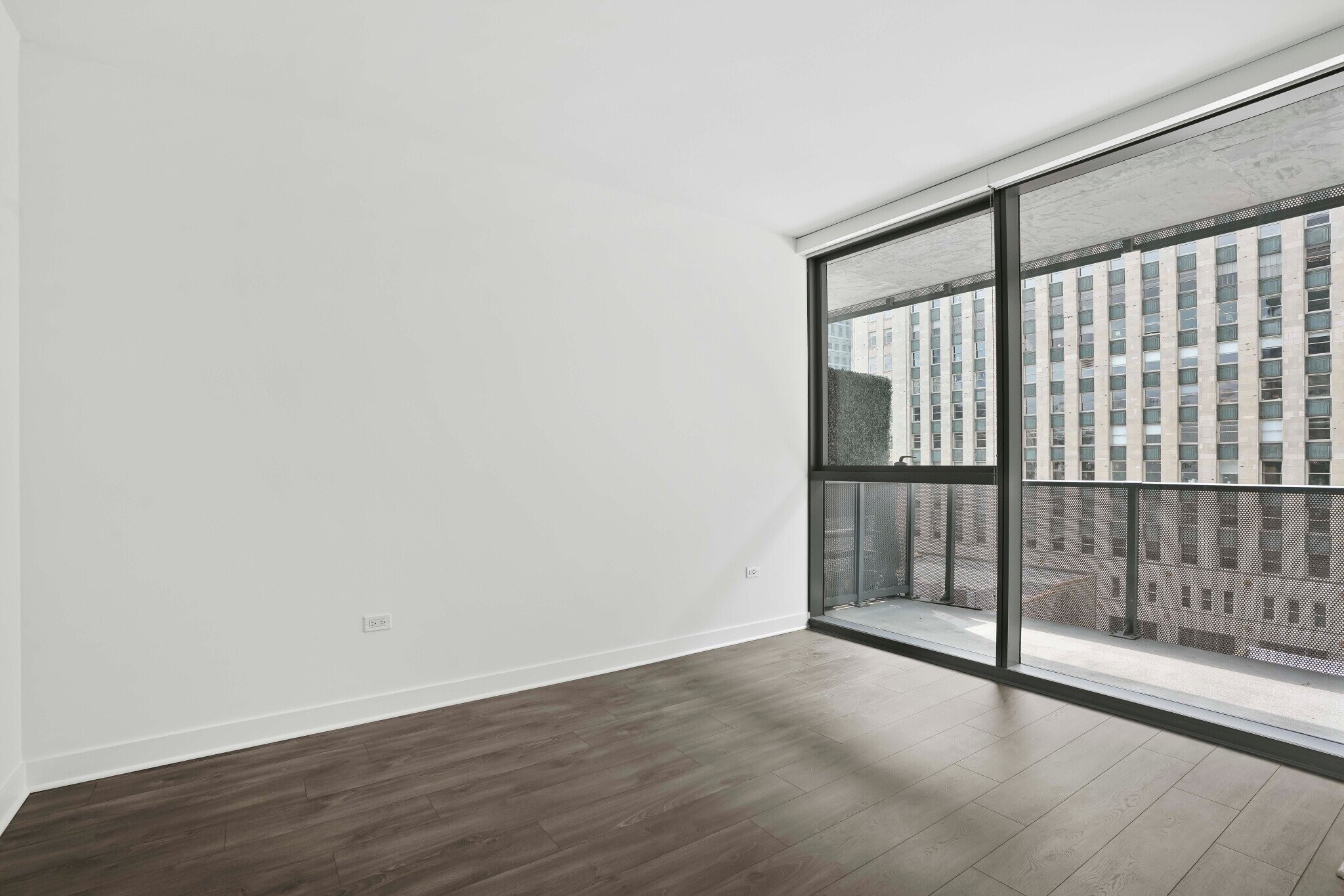Building Photo - 229 W Hubbard St