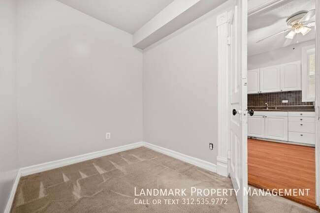 Building Photo - 1124 N Wolcott Ave