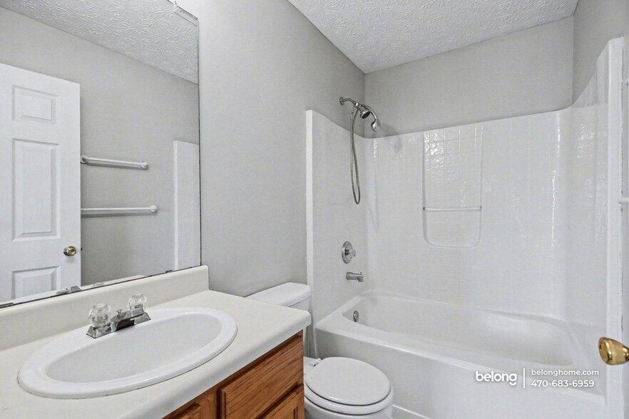 Building Photo - 5876 Strathmoor Manor Cir