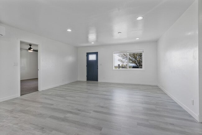 Building Photo - COUNTRY CHARMER 3 BED 2 BATH HOME IN CHESTER
