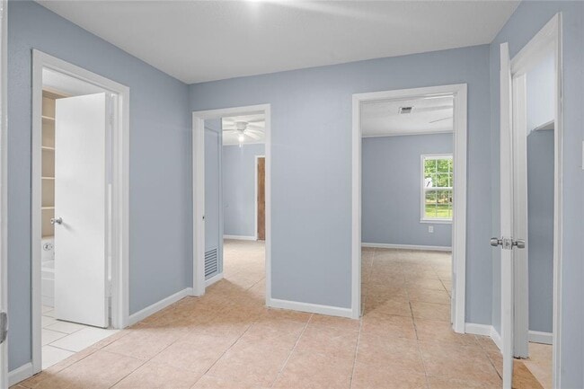 Building Photo - 20339 Pin Oak Loop
