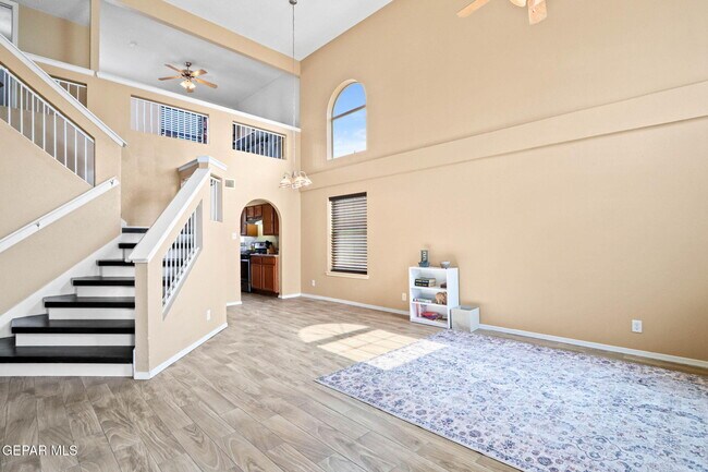Building Photo - 12564 Paseo Alegre Dr
