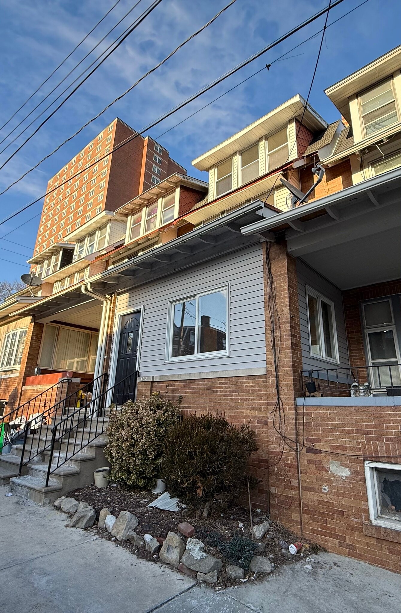 Building Photo - 133 S 15th St