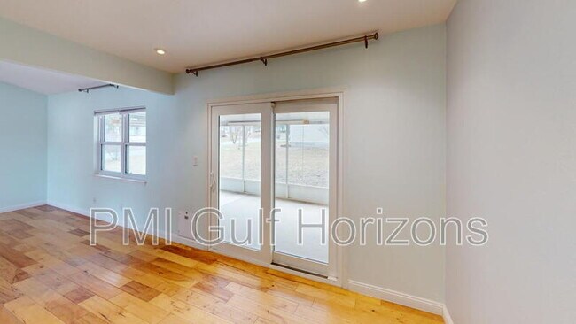 Building Photo - 4827 Birchwood Pl