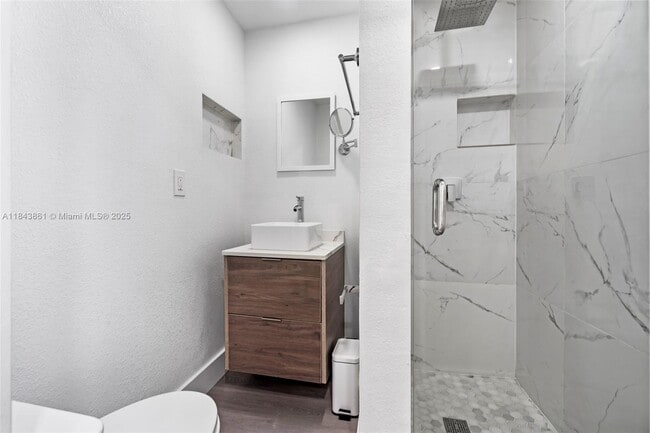 Building Photo - 1560 SW 56th Ave
