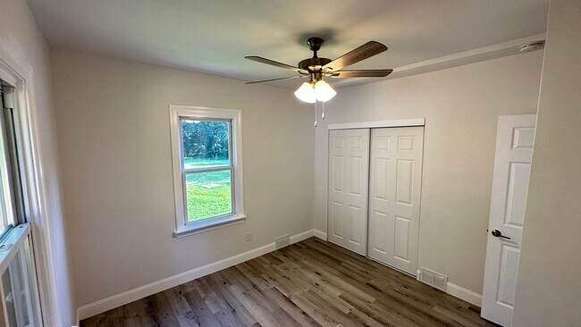 Building Photo - 422 Elbo Ln