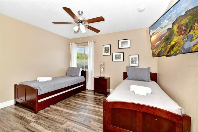 Building Photo - 118 Higher Combe Dr