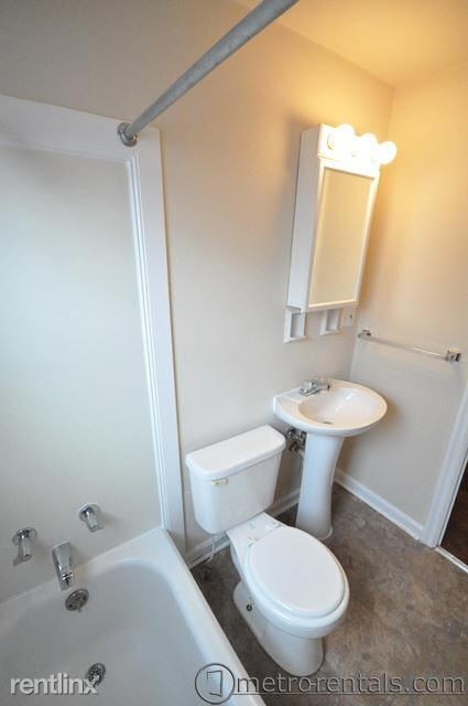 Building Photo - 2 br, 1 bath Townhome - 1611 Ashland Ave