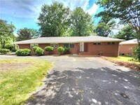 Building Photo - 2497 N Druid Hills Rd NE