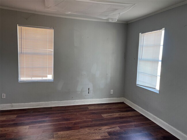 Building Photo - 507 Harrison Ln