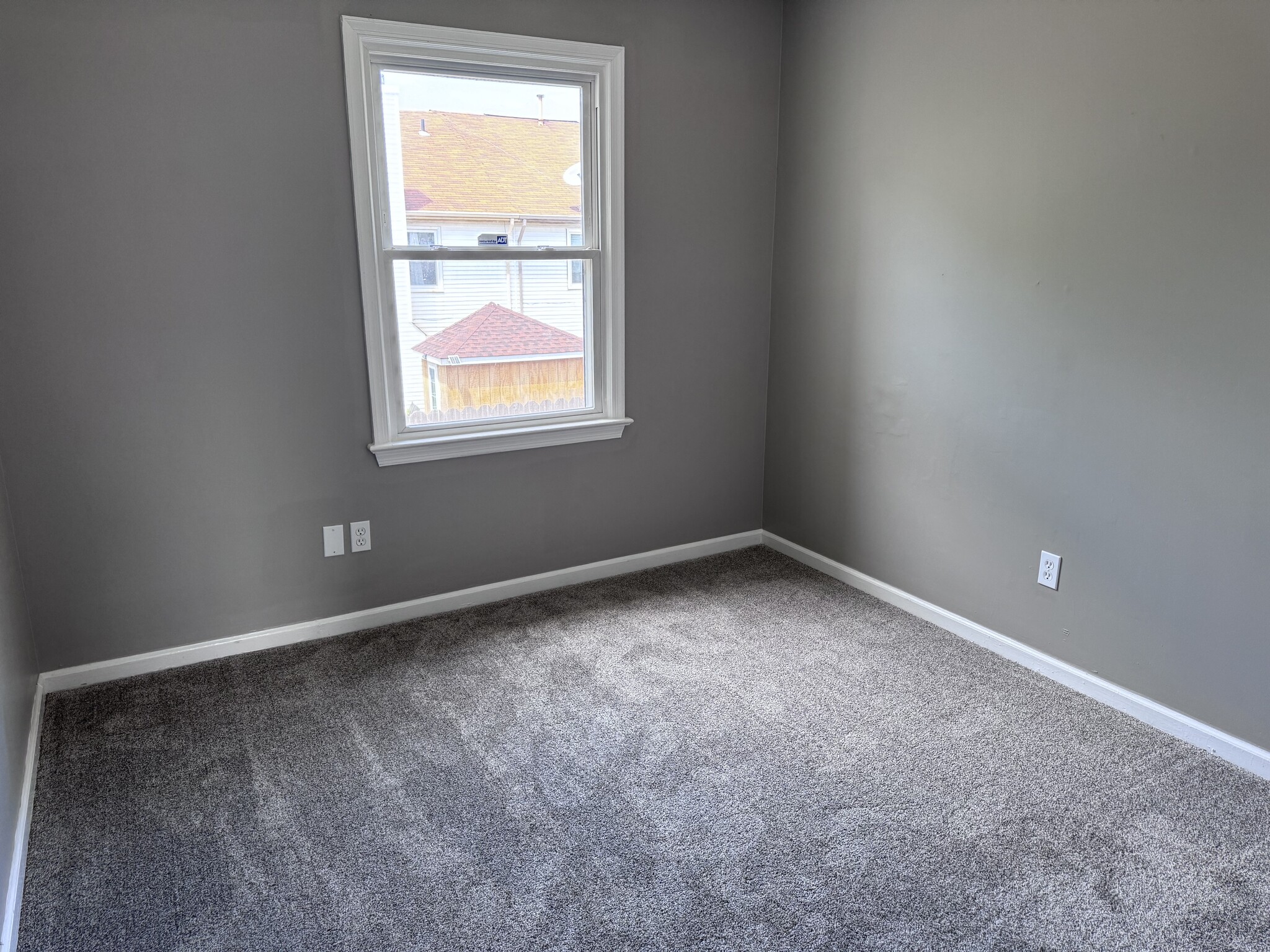 Building Photo - 1376 Battleford Dr