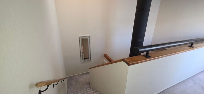 Building Photo - 1745 Deer Creek Ct