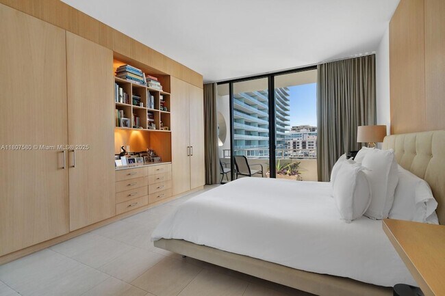 Building Photo - 10205 Collins Ave