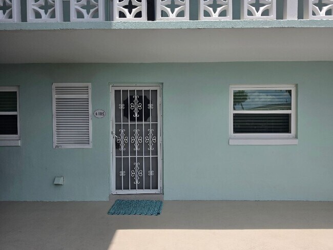 Building Photo - 325 Causeway N