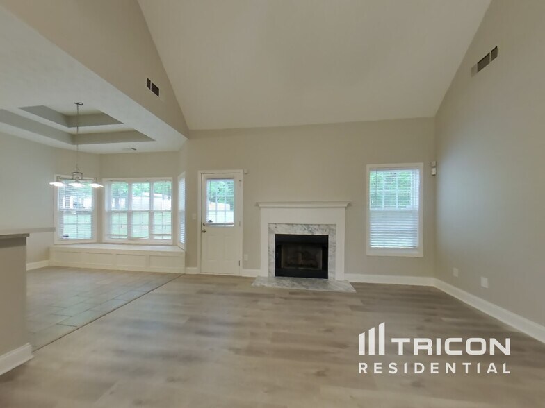 Building Photo - 628 Morgans Trace