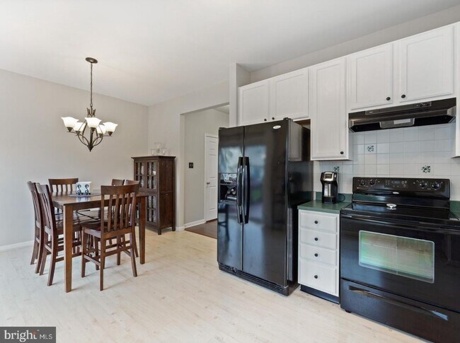 Building Photo - 2 W Kyla Marie Dr