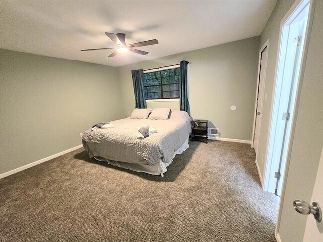 Building Photo - 3267 Aspen Cir SW