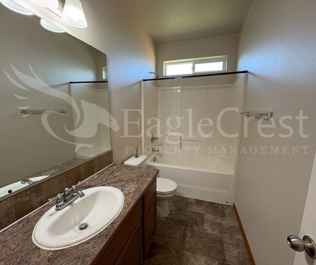 Building Photo - Three Bedroom, Two Bathroom House in Chape...