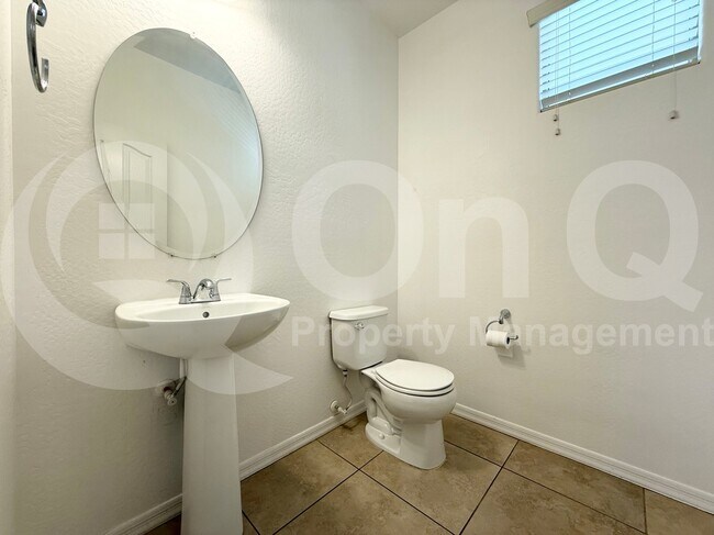 Building Photo - 9218 W Meadow Dr