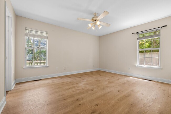 Building Photo - 5703 Stardust Dr