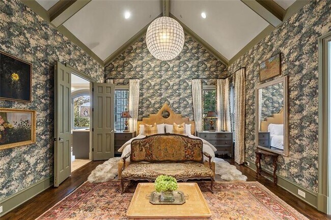 Building Photo - 5000 Long Island Dr