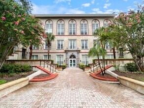 Building Photo - Live in the Heart of Downtown St. Petersburg at Historic Mirror Lake Condos! 2bed | 2 bath