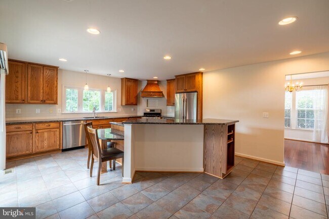 Building Photo - 10955 Southcoate Village Dr