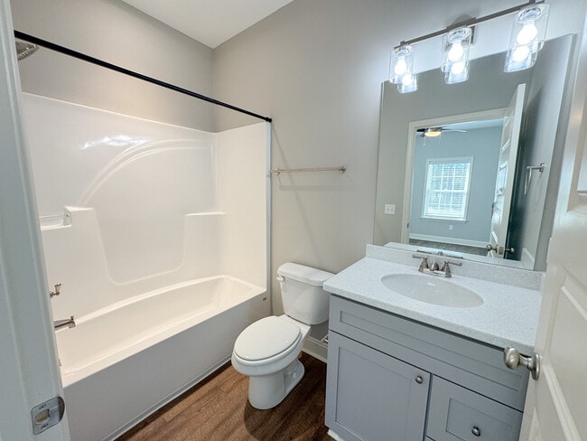 Building Photo - 224 Firefly Ln