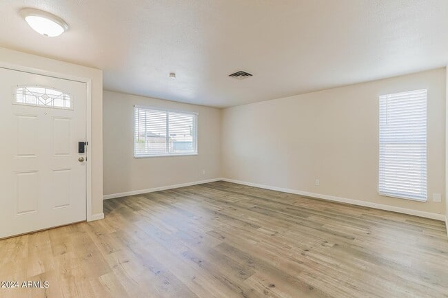Building Photo - 1530 W Boise Pl