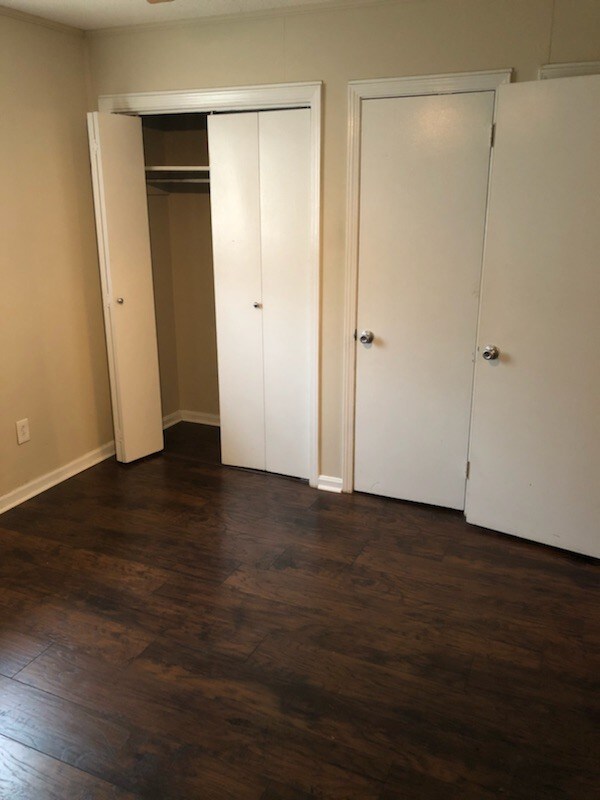 Building Photo - 2231 Forest Lake Dr