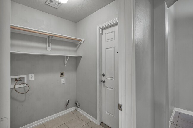 Building Photo - 21331 Timber Pines Dr