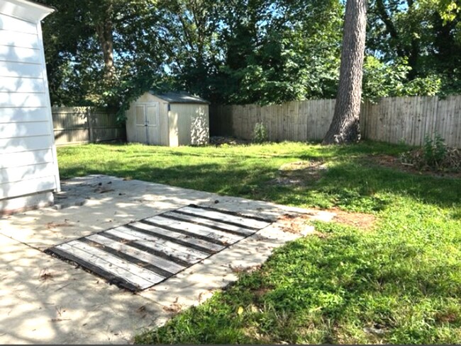 Building Photo - ***HURRY!!! Updated Cape Cod HOUSE w/ Yard/Near Military Base!