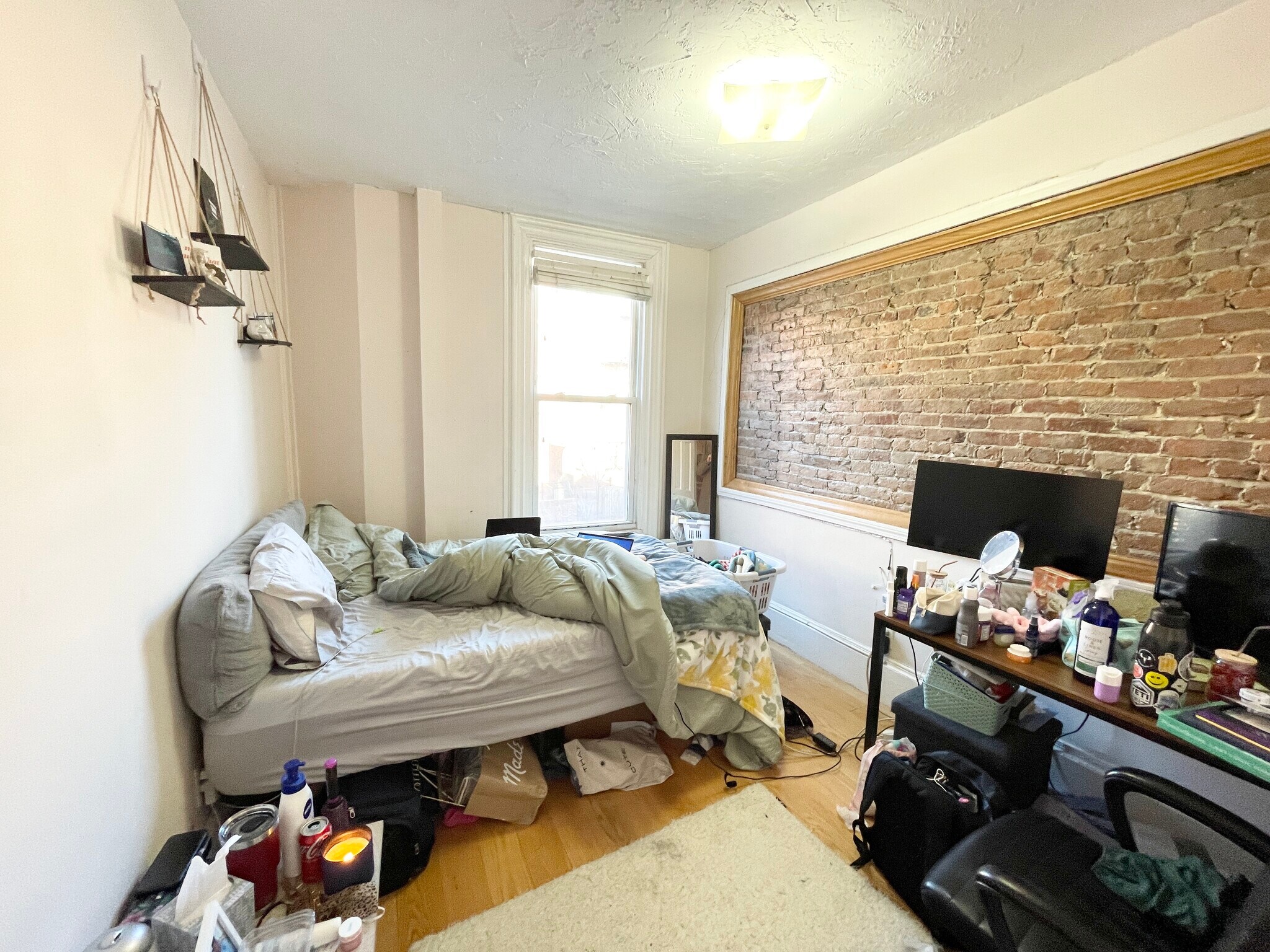 Building Photo - 206 Northampton St