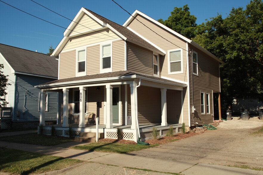 Building Photo - 808 Greene St