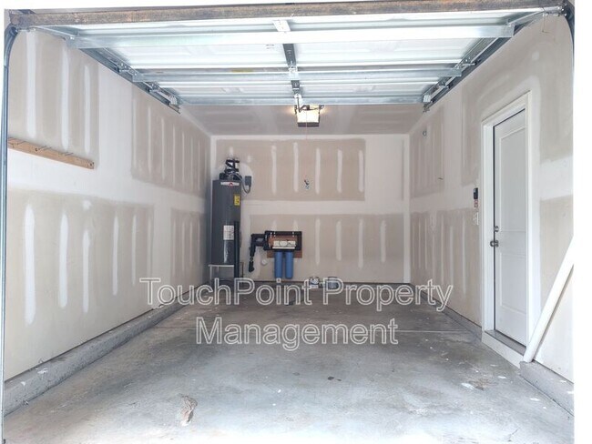 Building Photo - 4525 Lindsay Ln