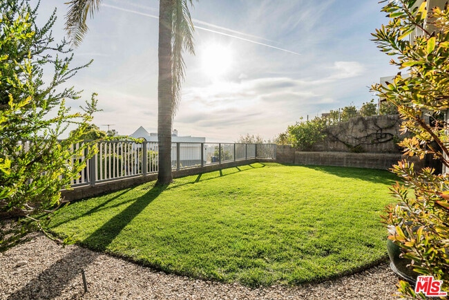 Building Photo - 686 Enchanted Way