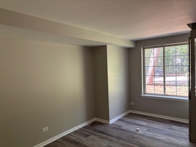 Building Photo - 301 W Treehouse Ln