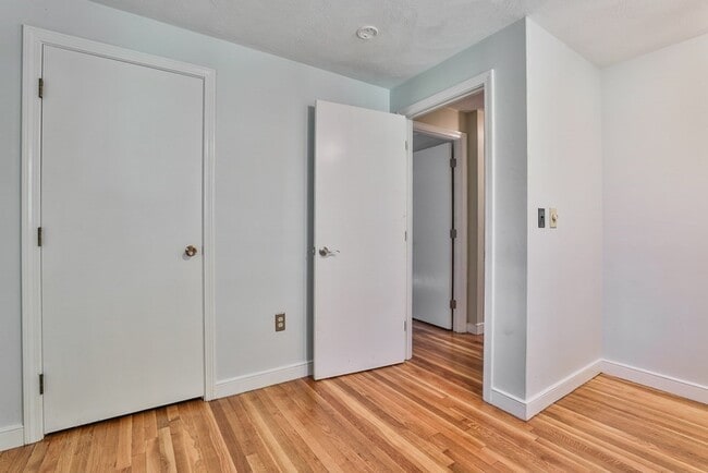 Building Photo - 22 Withington Ln