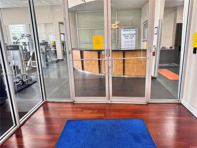 Building Photo - 5161 Collins Ave