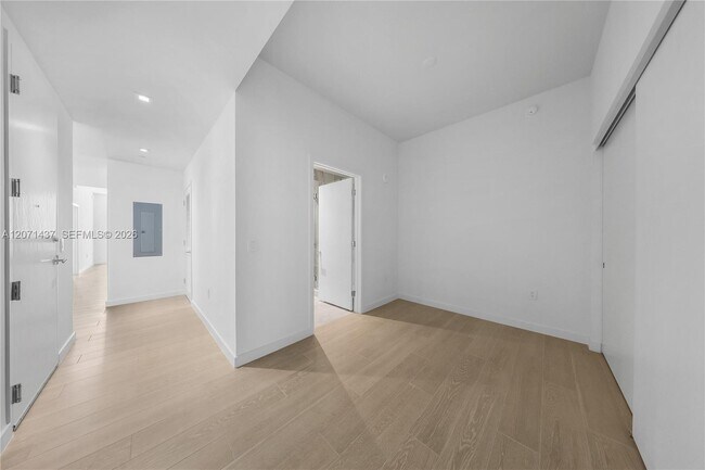 Building Photo - 1400 Biscayne Blvd