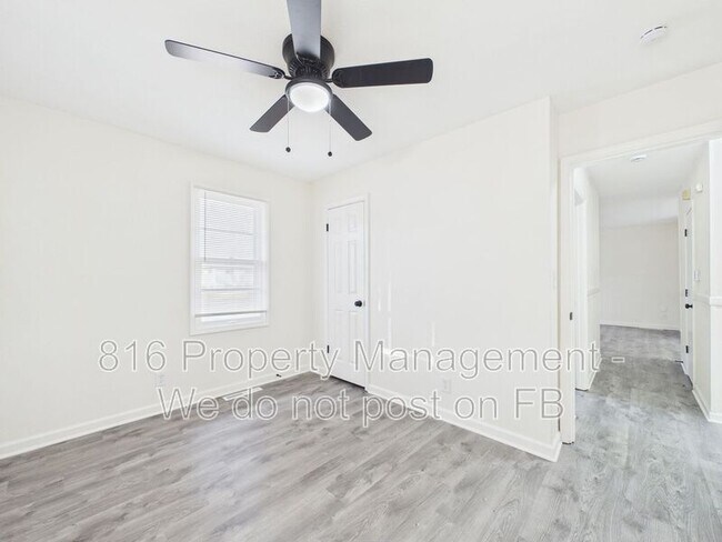 Building Photo - 7907 E 51st St