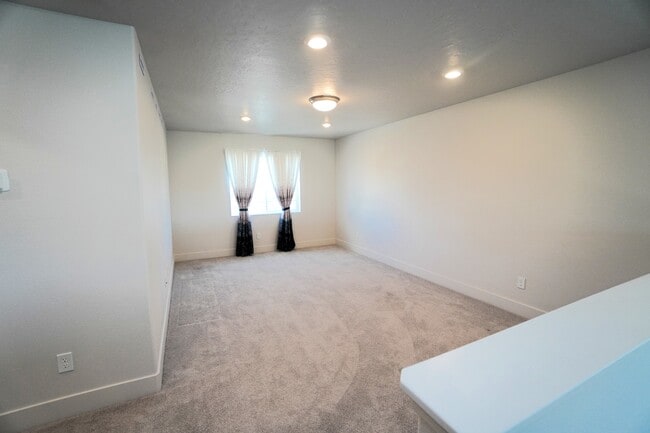 Building Photo - 245 E Caldera St