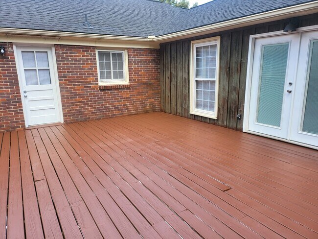 Building Photo - Very large 4 bedroom ranch in Donelson, TN...