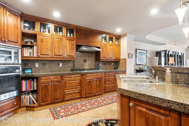 Building Photo - 3 br, 2.5 bath House - 386 Columbia Point ...