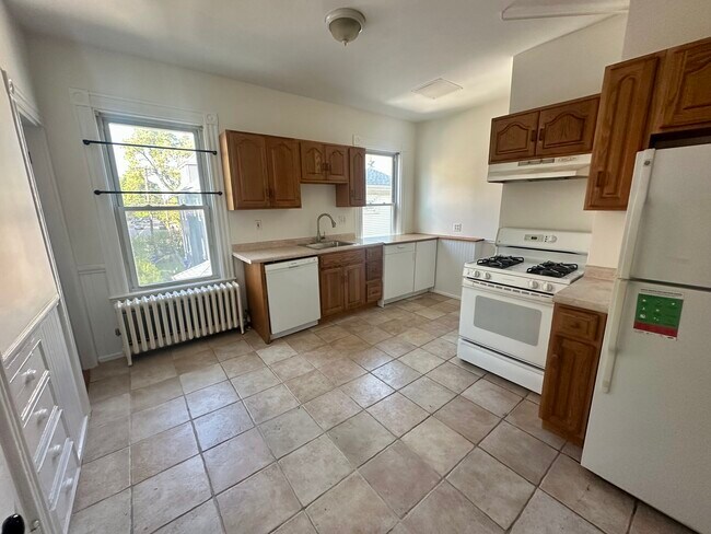 Building Photo - 80 Fairbanks St