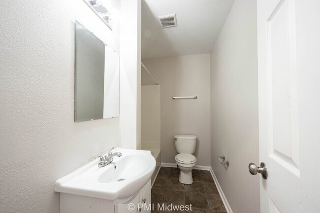 Building Photo - "Charming 2-Bedroom Apartment in Indianapo...