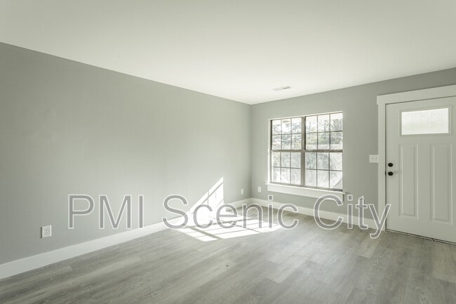 Building Photo - 845 Donaldson Rd