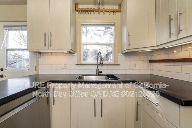 Building Photo - 6683 Sebastopol Ave