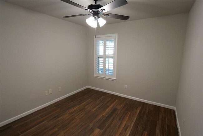Building Photo - 15311 Mondrian Dr